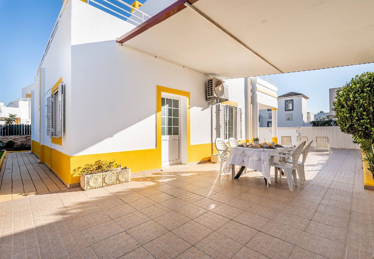 Villa em Galé - Pet-Friendly with Private Pool Close to the Beach
