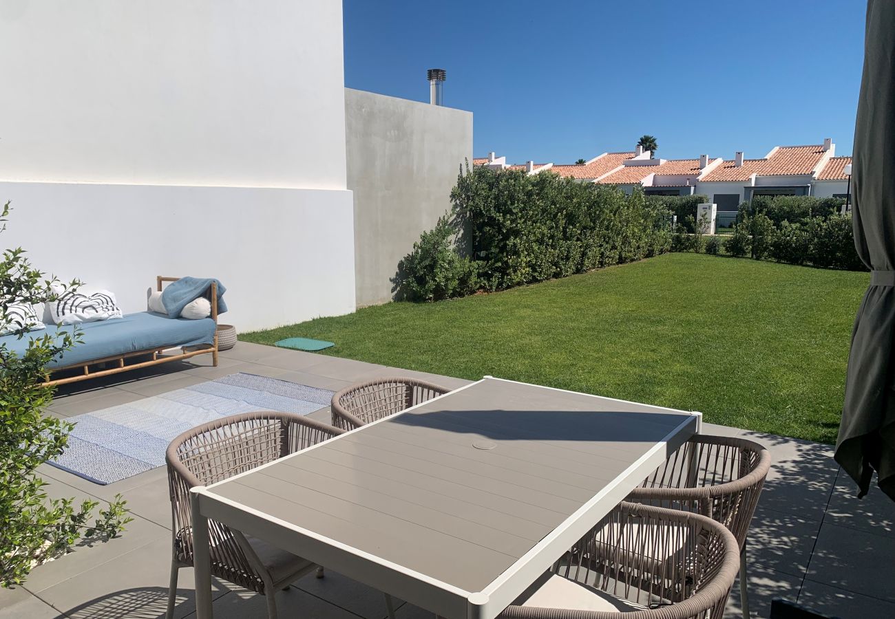Casa geminada em Quarteira - Country Club V2