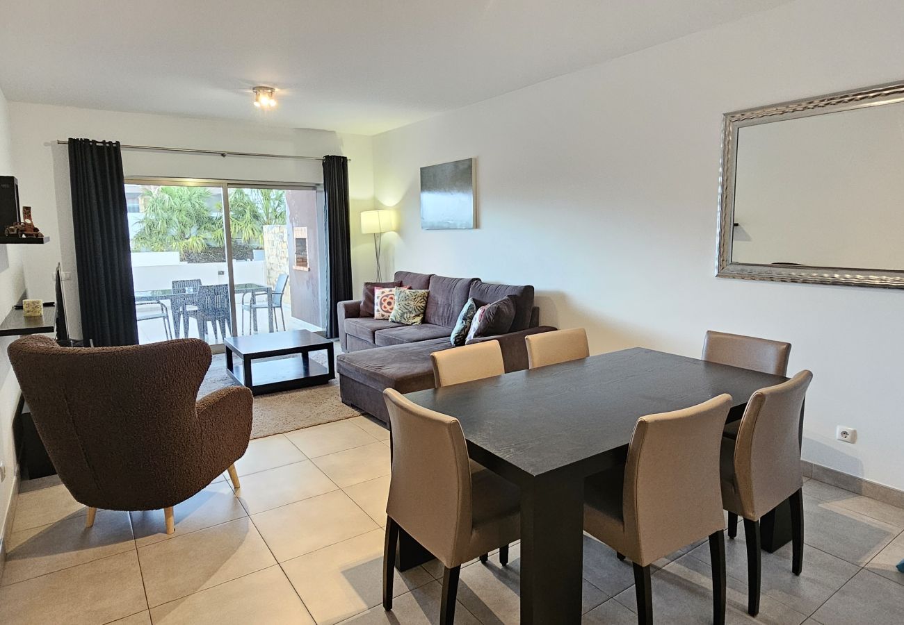 Apartamento em Guia - Vitismar II com piscina, jardim e garagem