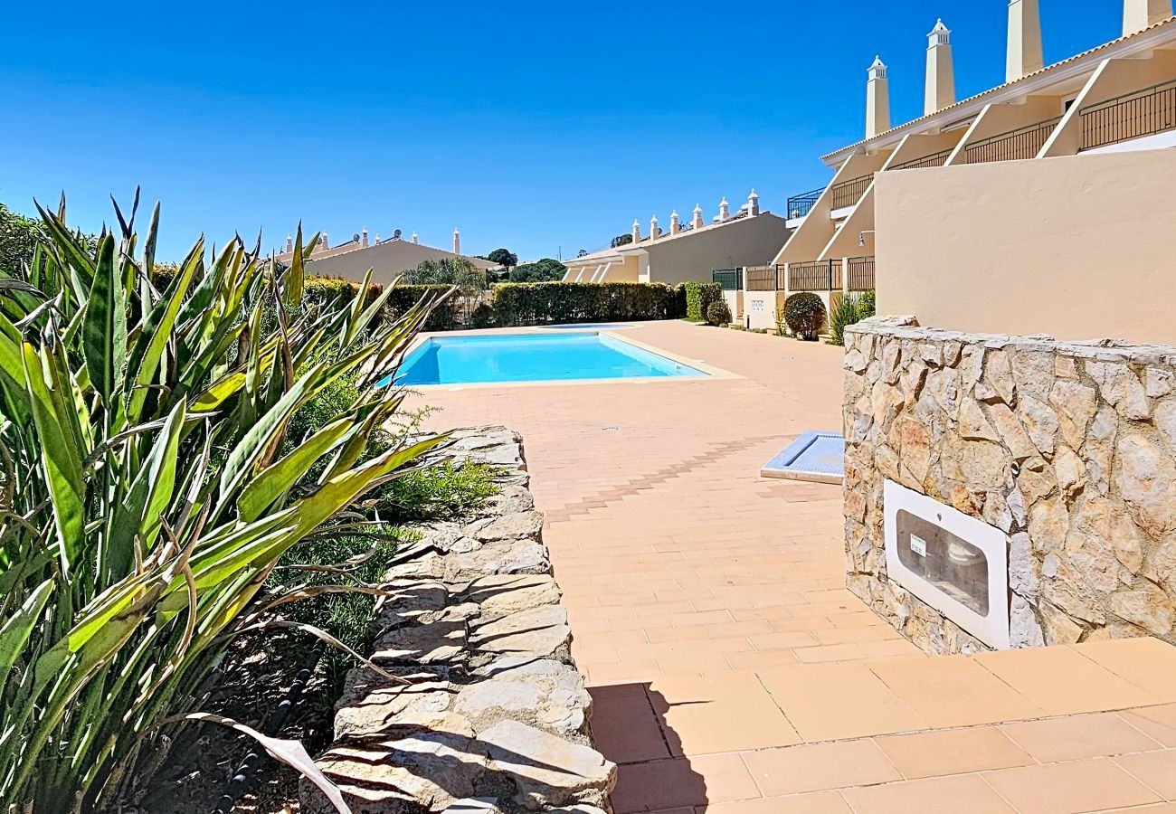 Casa geminada em Albufeira - Villa Sun Rafael — Moradia Geminada com Pátio Priv