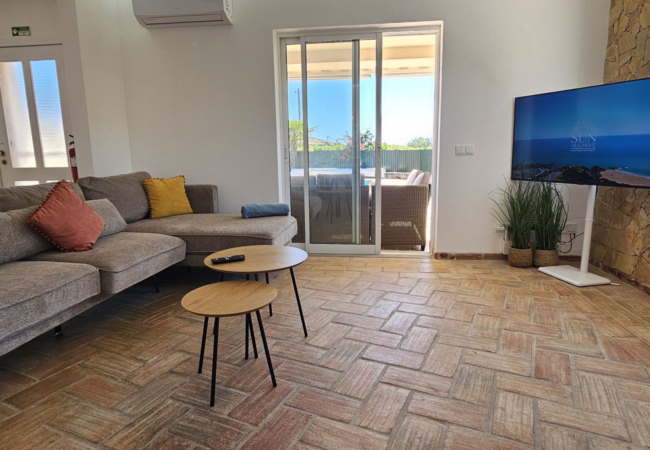 Villa em Santa Bárbara de Nexe - Villa Buganvília · Private Pool · Santa Bárbara