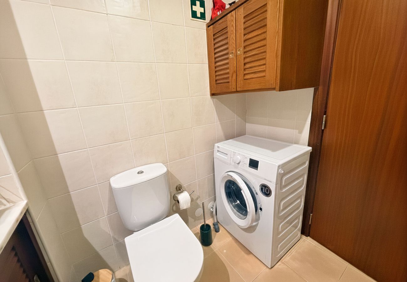 Apartamento em Guia - Cosy Nest Salgados — 1-Bed Retreat near the Beach