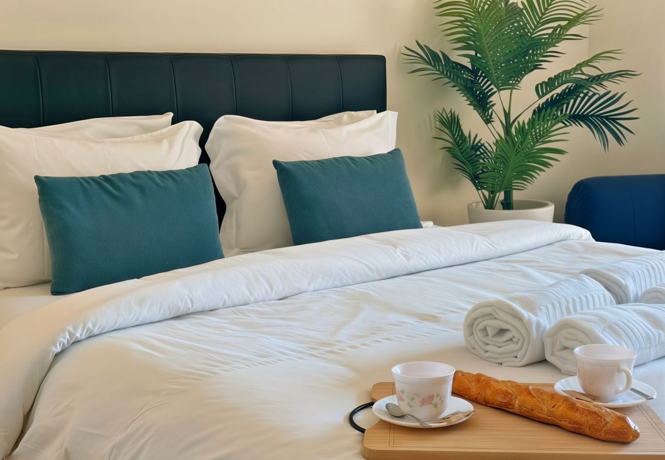Apartamento em Guia - Cosy Nest Salgados — 1-Bed Retreat near the Beach