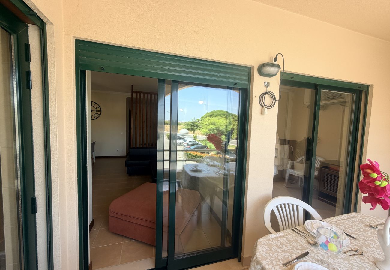 Apartamento em Guia - Cosy Nest Salgados — 1-Bed Retreat near the Beach