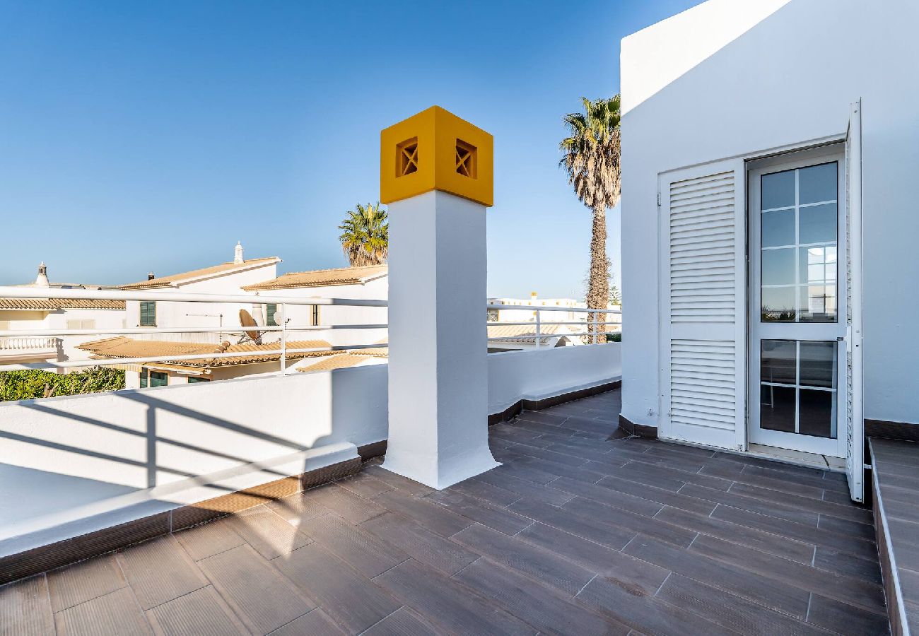 Villa in Galé - Pet-Friendly with Private Pool Close to the Beach