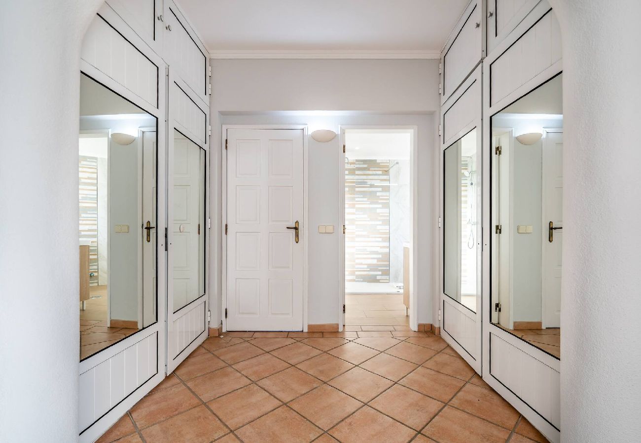 Villa in Galé - Pet-Friendly with Private Pool Close to the Beach
