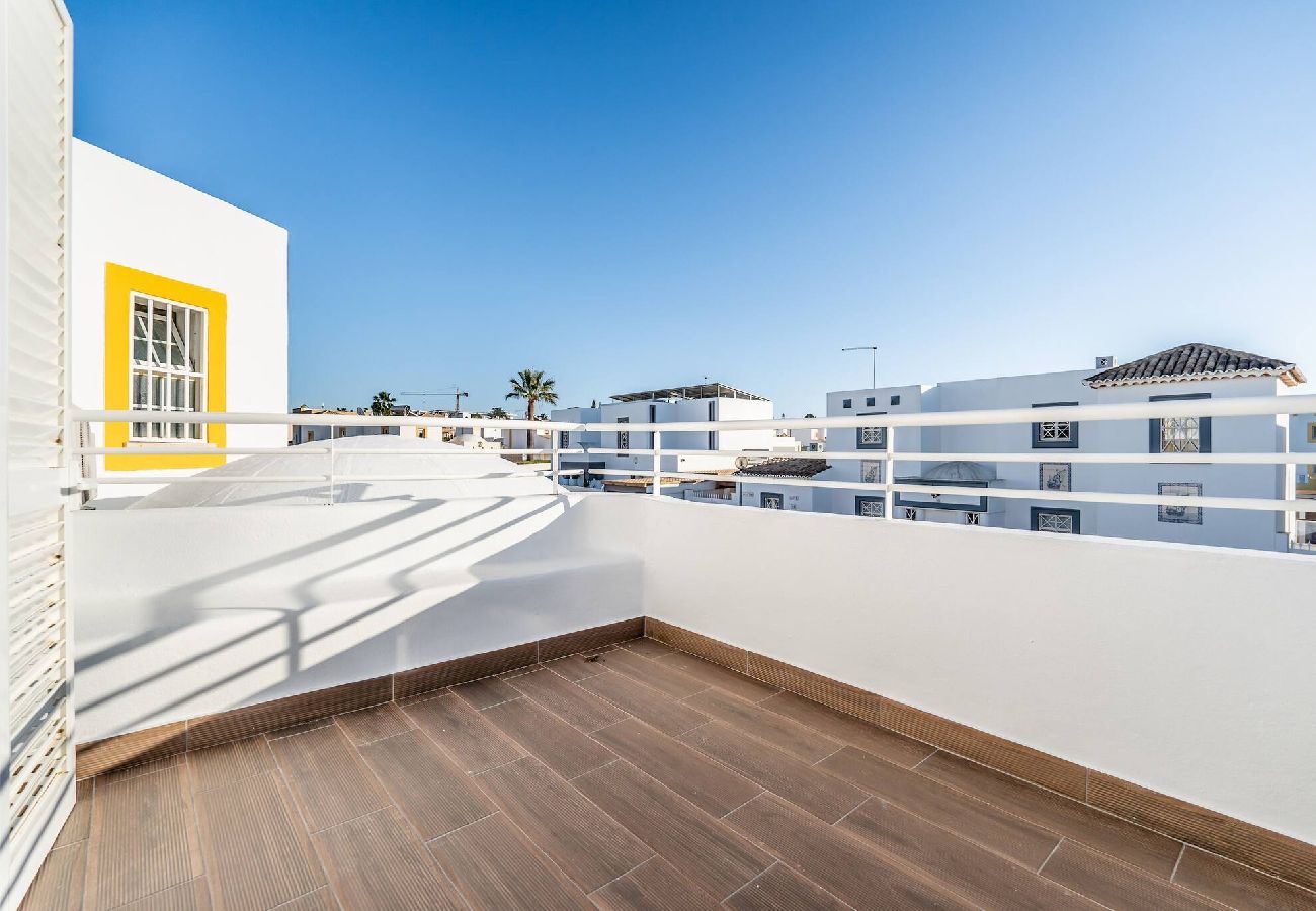 Villa in Galé - Pet-Friendly with Private Pool Close to the Beach