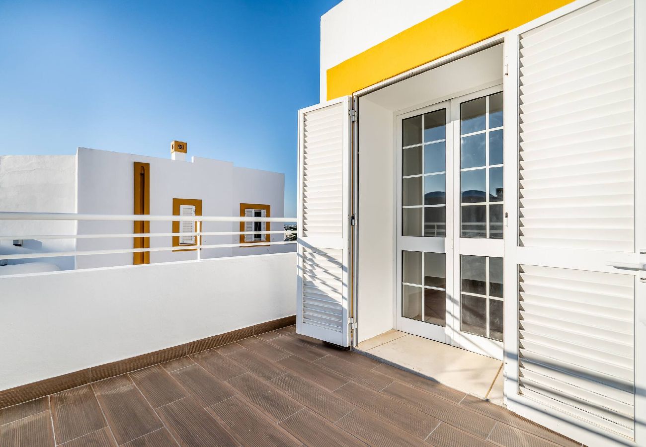 Villa in Galé - Pet-Friendly with Private Pool Close to the Beach