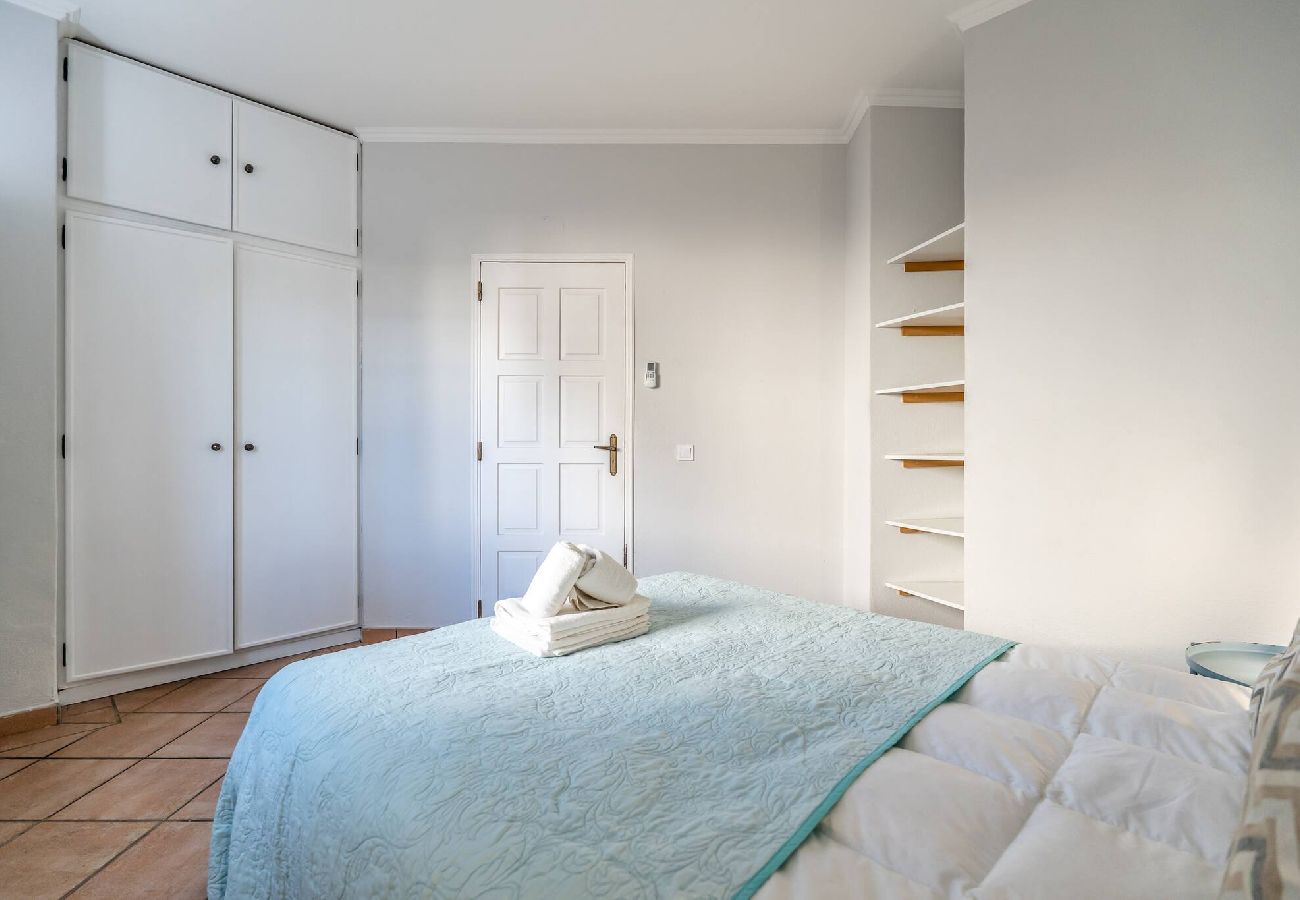 Villa in Galé - Pet-Friendly with Private Pool Close to the Beach