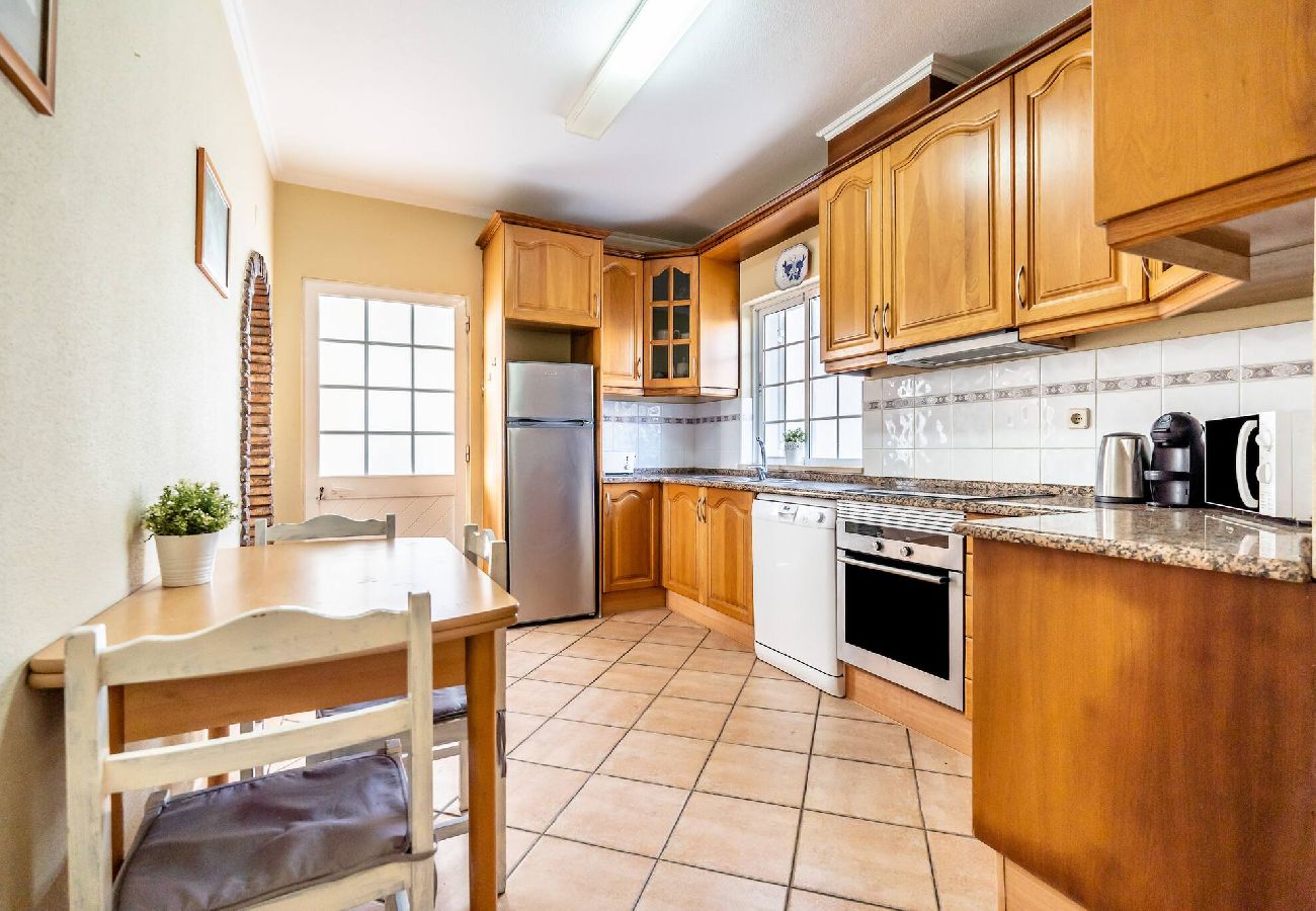 Villa in Galé - Pet-Friendly with Private Pool Close to the Beach