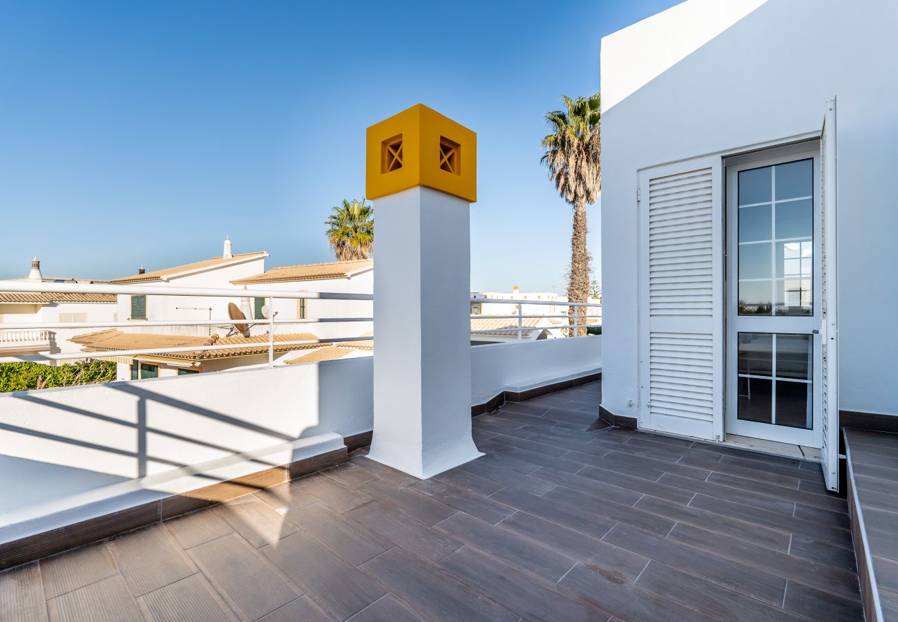 Villa in Galé - Pet-Friendly with Private Pool Close to the Beach
