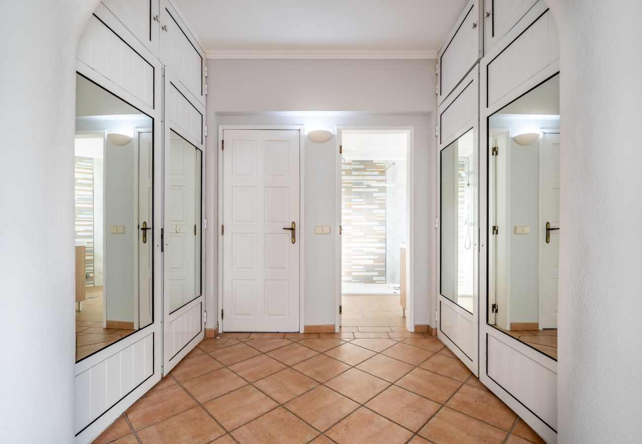 Villa in Galé - Pet-Friendly with Private Pool Close to the Beach