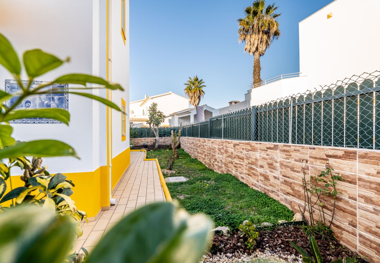 Villa in Galé - Pet-Friendly with Private Pool Close to the Beach