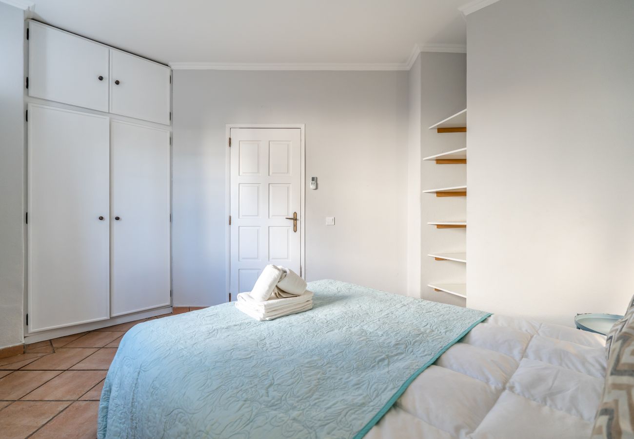Villa in Galé - Pet-Friendly with Private Pool Close to the Beach