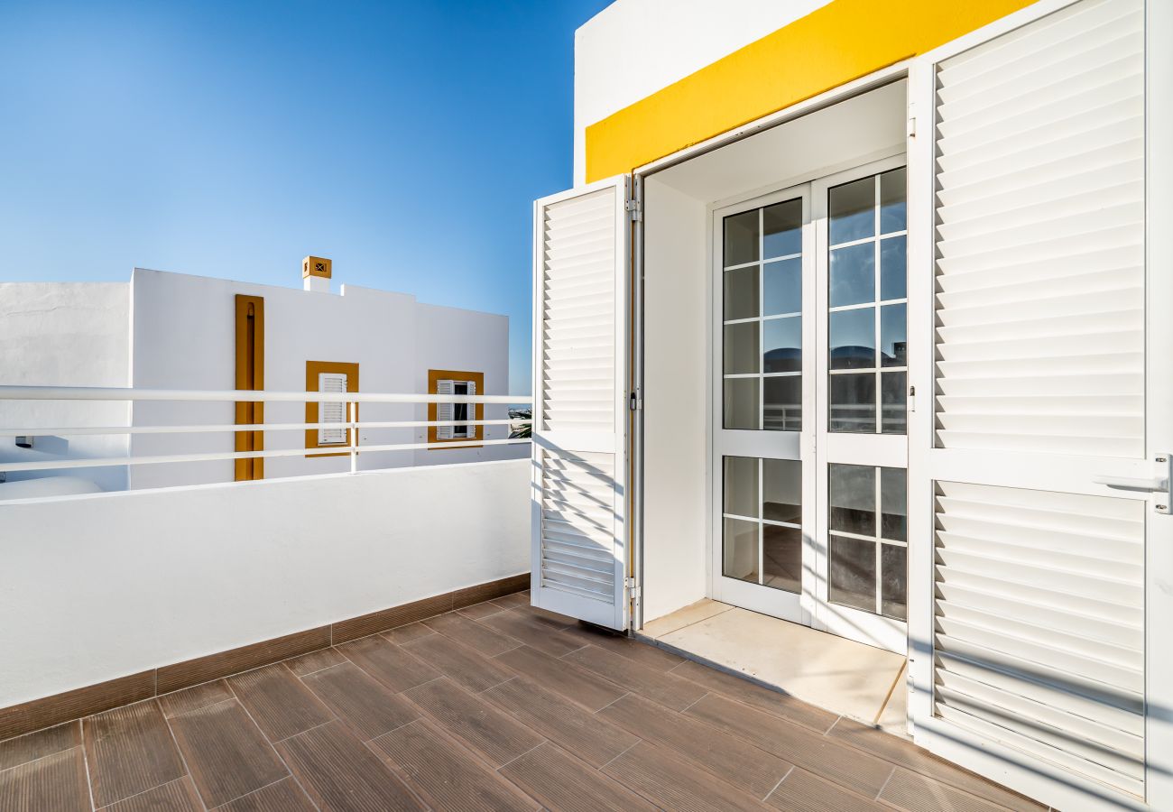 Villa in Galé - Pet-Friendly with Private Pool Close to the Beach