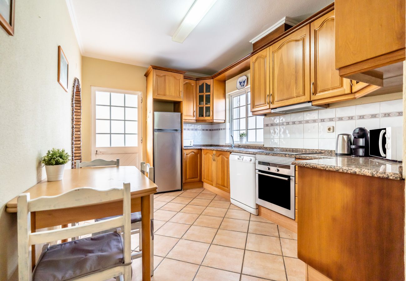 Villa in Galé - Pet-Friendly with Private Pool Close to the Beach
