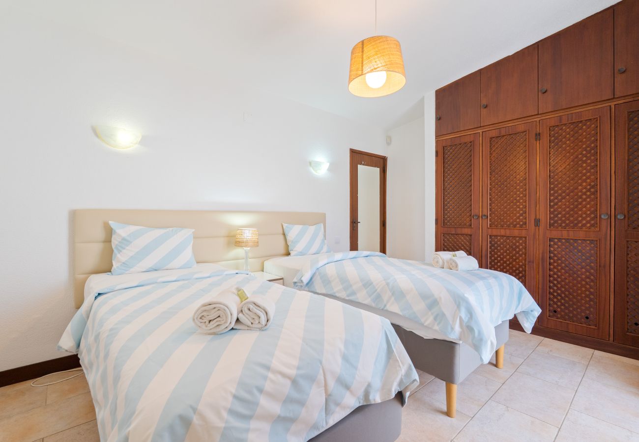 Villa in Quarteira - Villa Navegante com