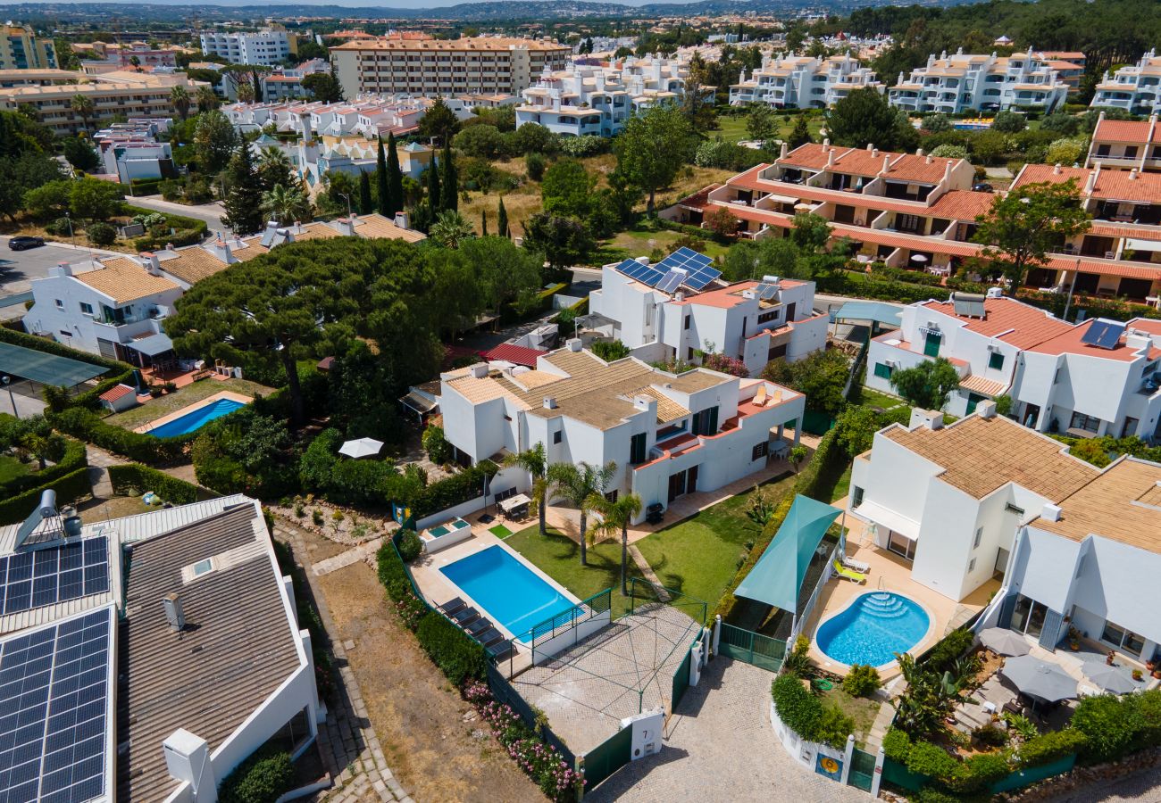 Villa in Quarteira - Villa Navegante com