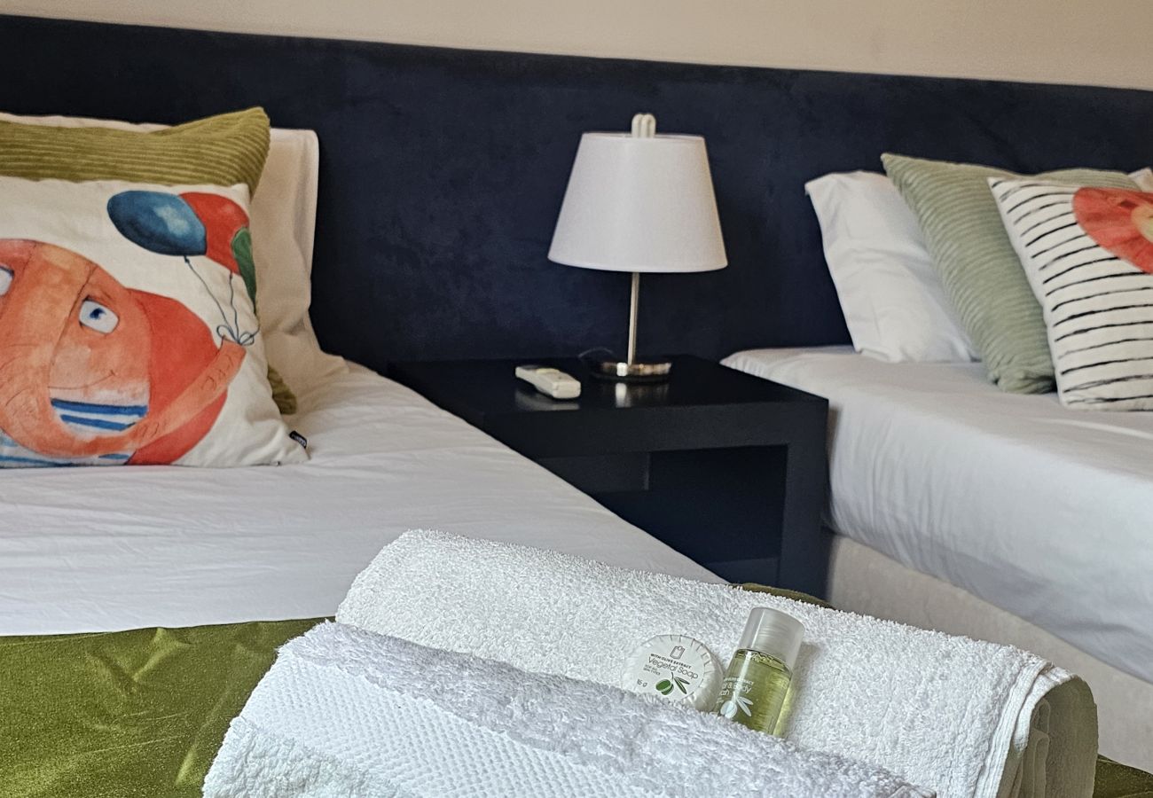 Apartment in Guia - Vitismar II com piscina, jardim e garagem