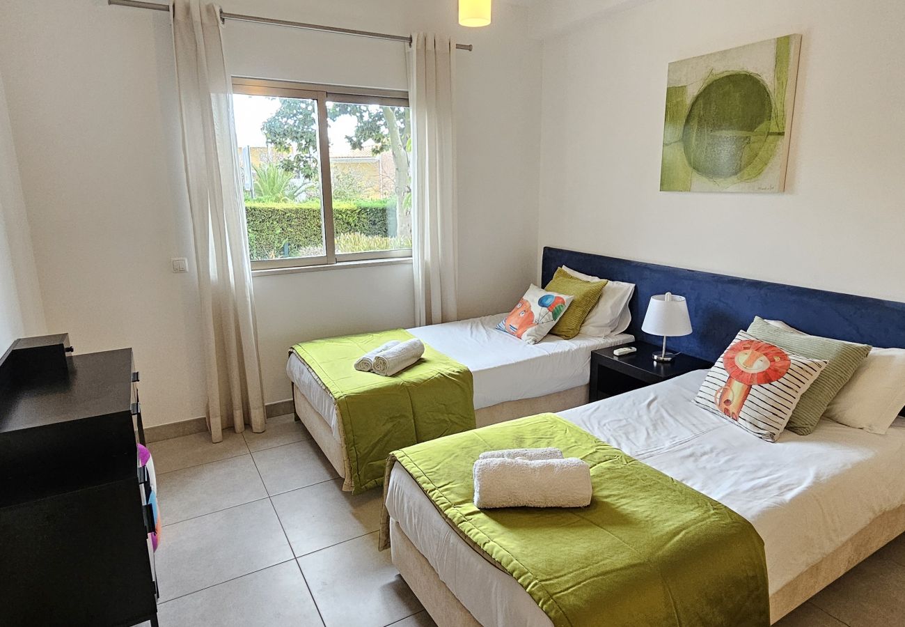 Apartment in Guia - Vitismar II com piscina, jardim e garagem