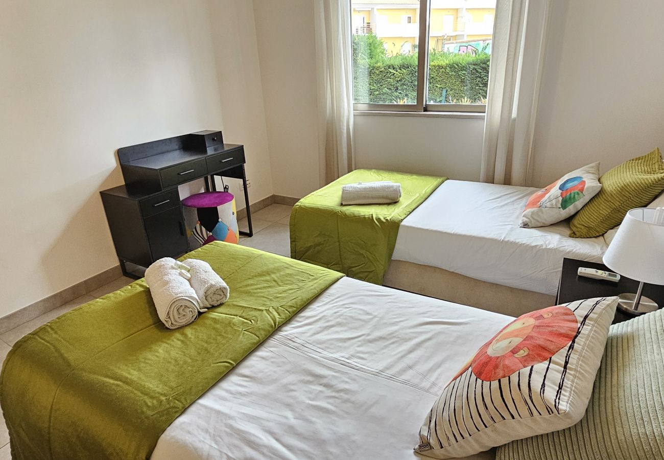 Apartment in Guia - Vitismar II com piscina, jardim e garagem