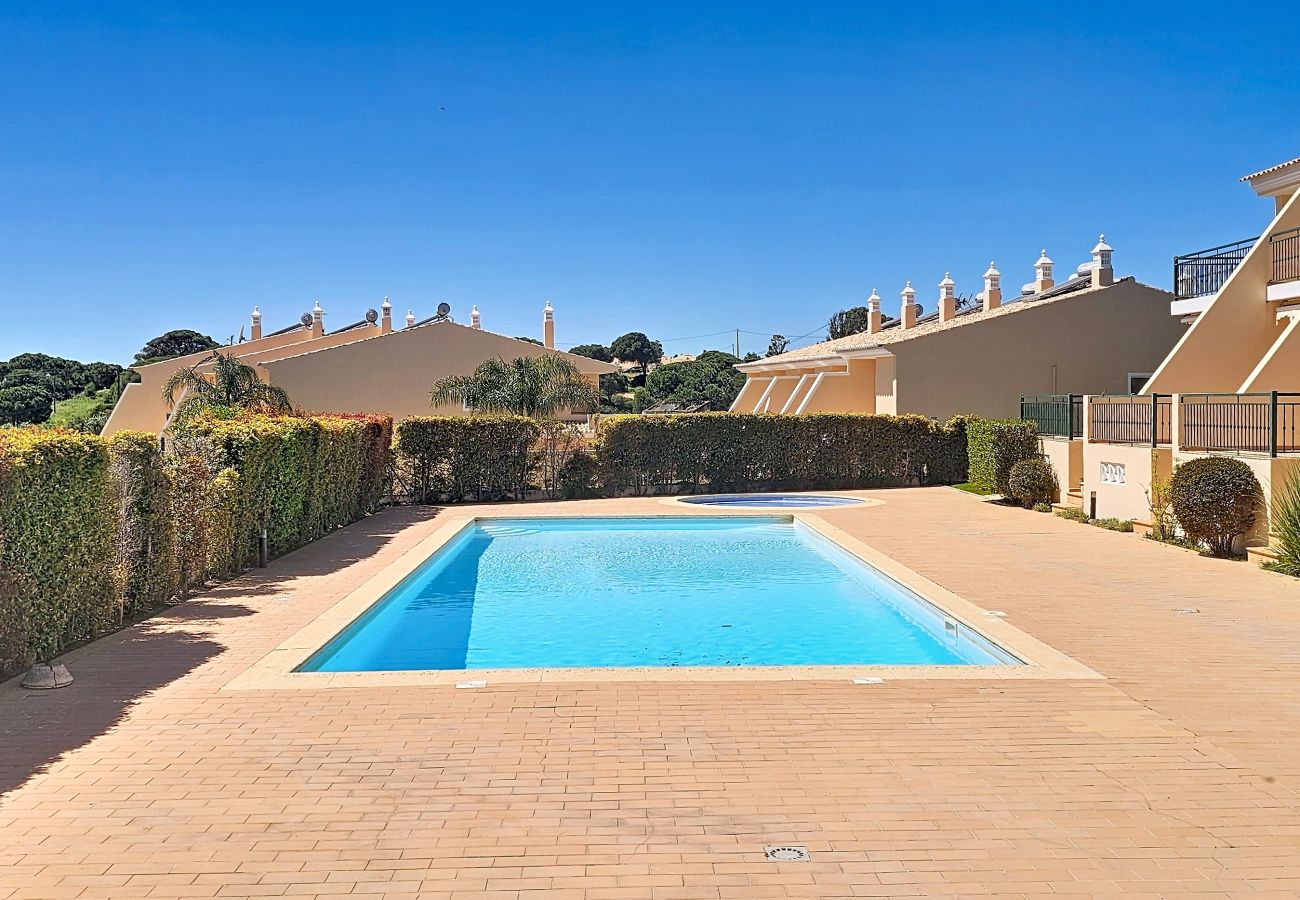 Terraced House in Albufeira - Villa Sun Rafael — Moradia Geminada com Piscina
