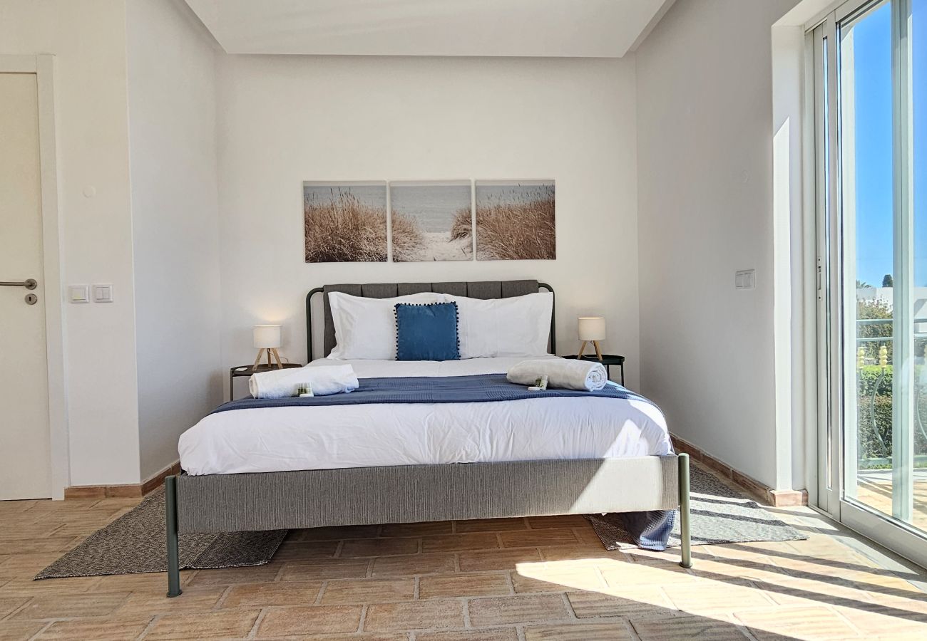 Villa in Santa Bárbara de Nexe - Villa Buganvília · Private Pool · Santa Bárbara