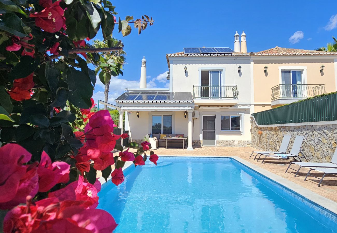 Villa in Santa Bárbara de Nexe - Villa Buganvília · Private Pool · Santa Bárbara