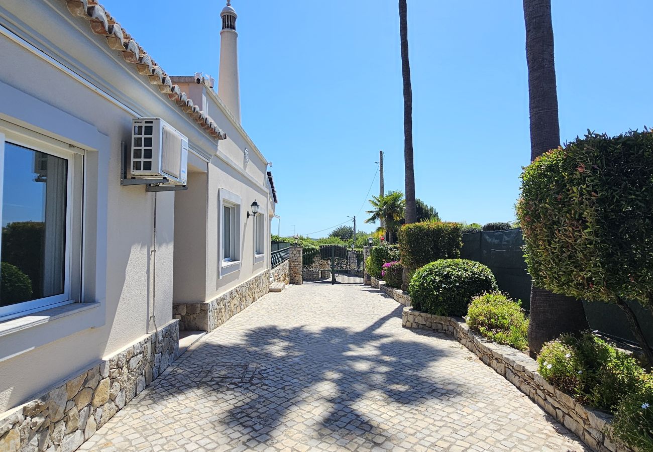 Villa in Santa Bárbara de Nexe - Villa Buganvília · Private Pool · Santa Bárbara
