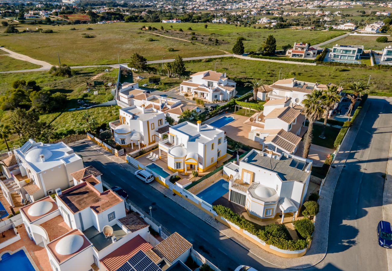Villa à Galé - Pet-Friendly with Private Pool Close to the Beach