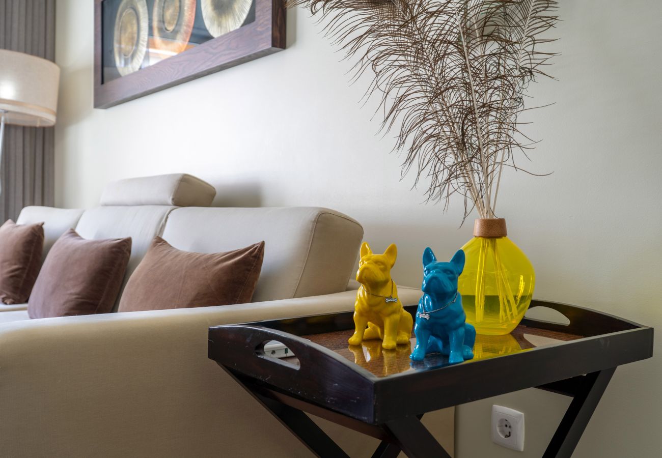 Appartement à Guia - Vitismar com piscinas e Jardim