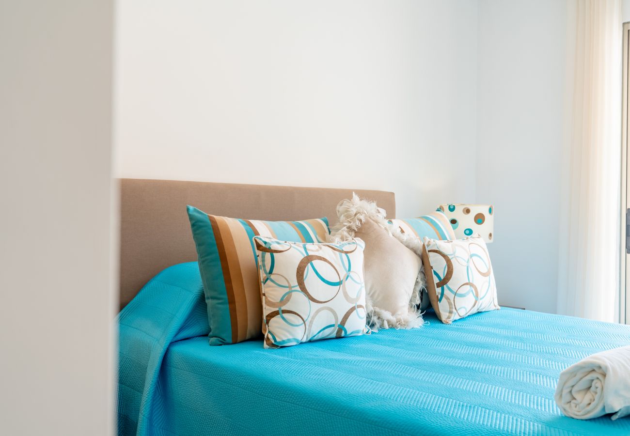 Appartement à Guia - Vitismar com piscinas e Jardim