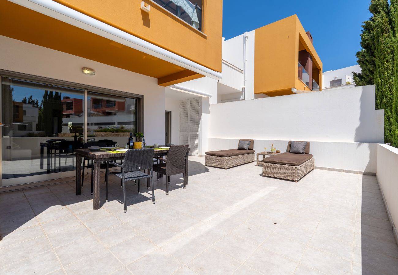 Appartement à Guia - Vitismar com piscinas e Jardim