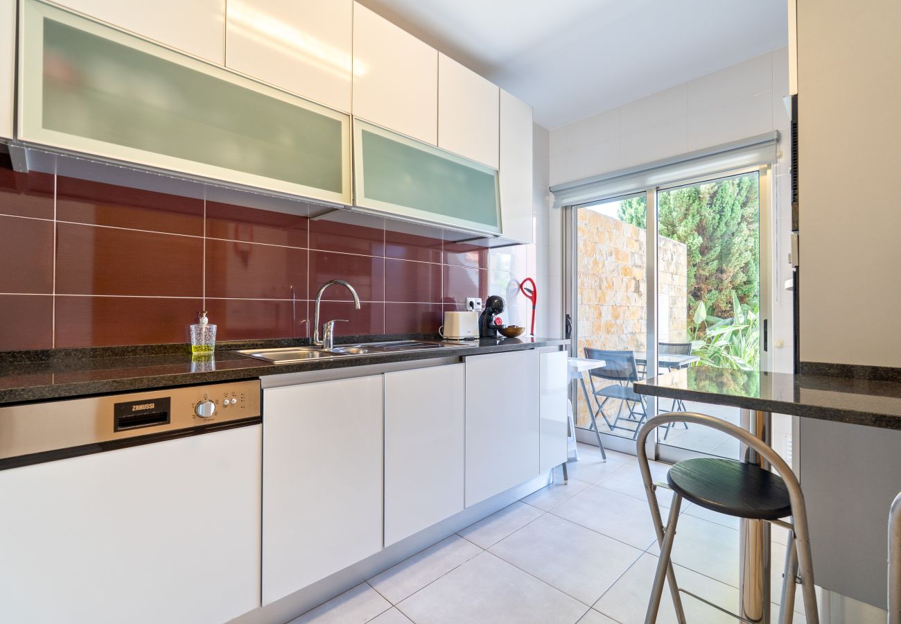 Appartement à Guia - Vitismar com piscinas e Jardim