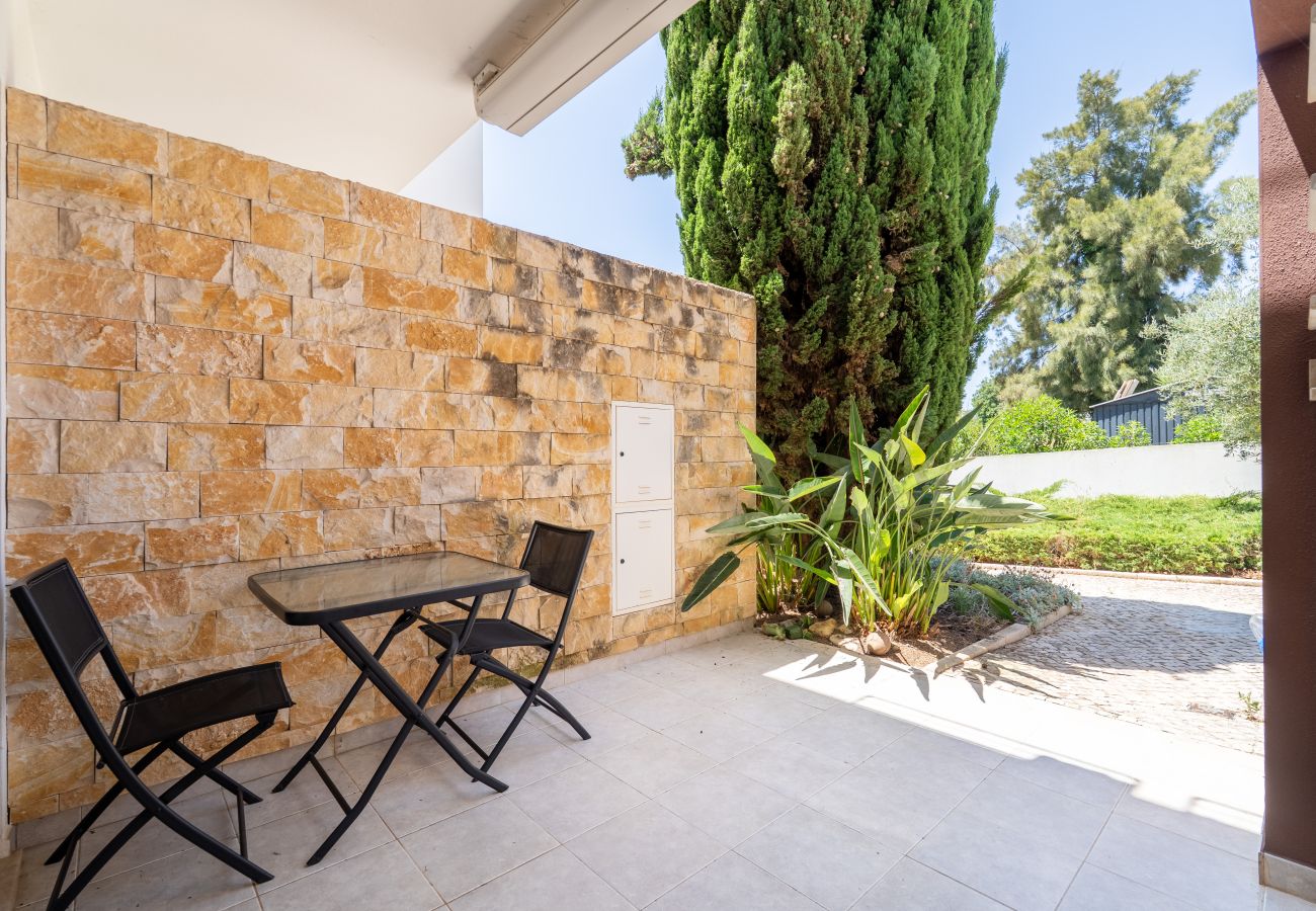 Appartement à Guia - Vitismar com piscinas e Jardim