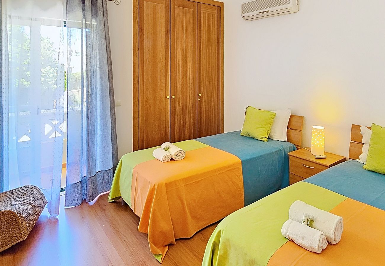 Maison mitoyenne à Albufeira - Villa Sun Rafael — Moradia Geminada com Piscina