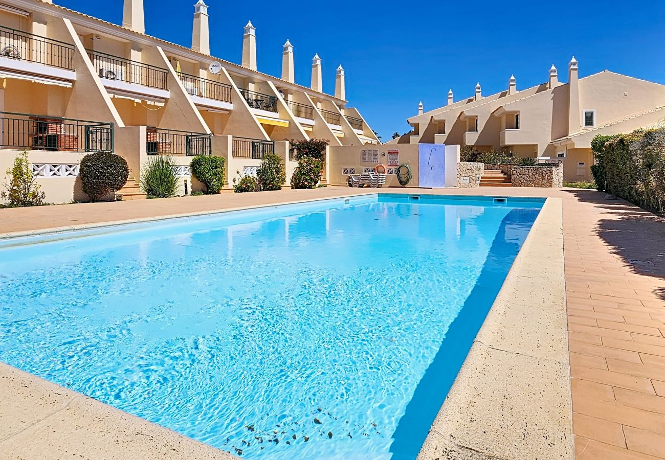 Maison mitoyenne à Albufeira - Villa Sun Rafael — Moradia Geminada com Piscina