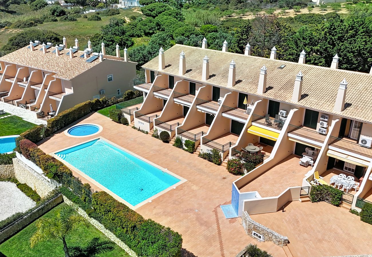 Maison mitoyenne à Albufeira - Villa Sun Rafael — Moradia Geminada com Piscina